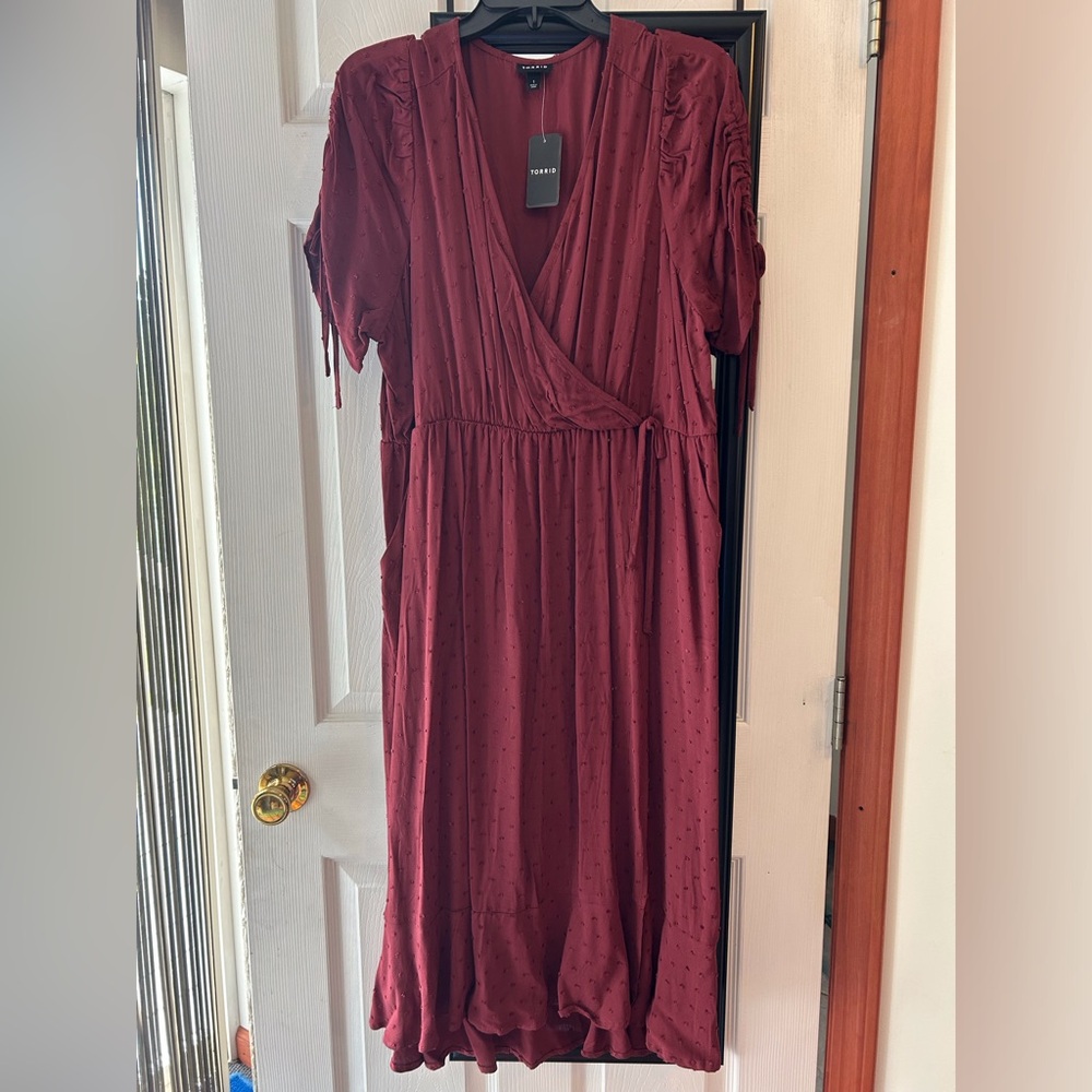 Torrid Rust Color Ruched Sleeve Midi Dress- NEW with tags